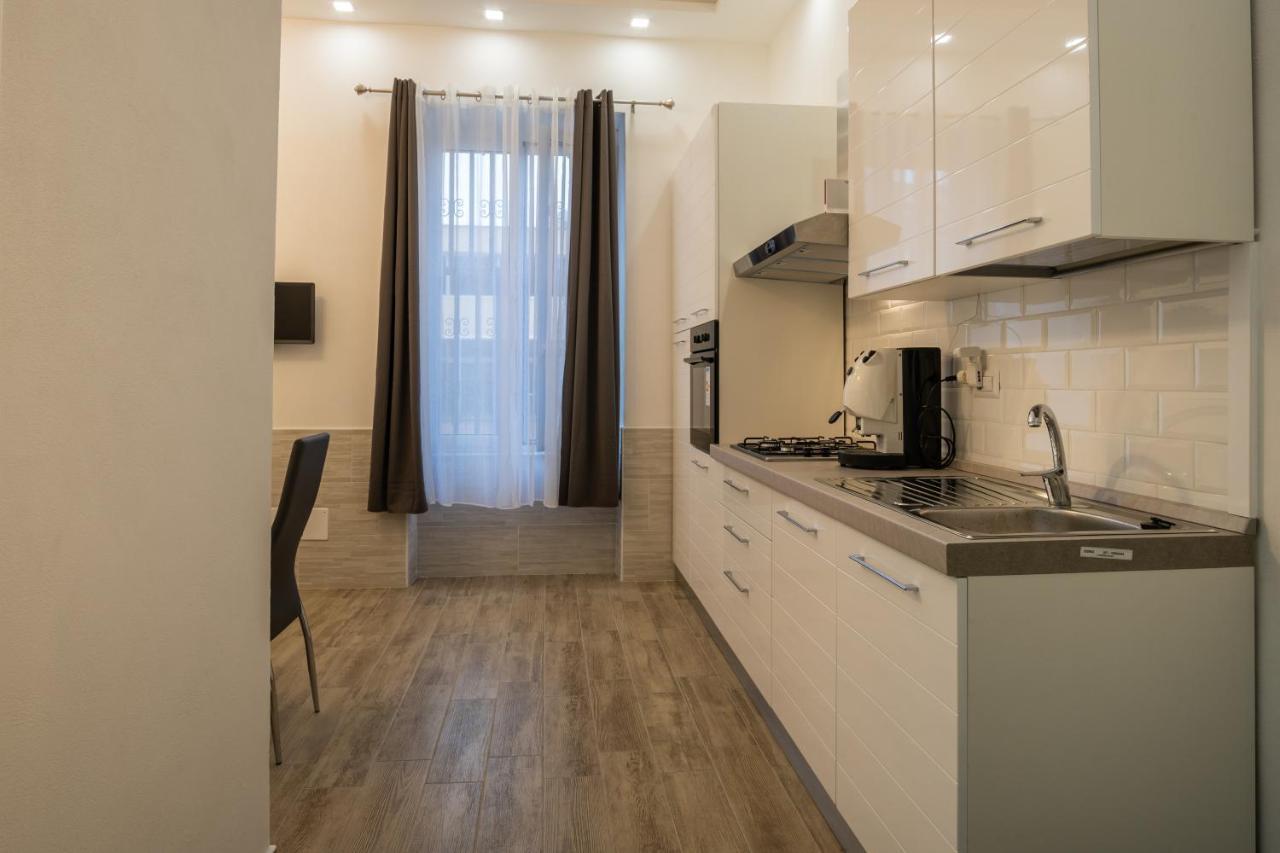 Ilioneo Apartments Napels Buitenkant foto